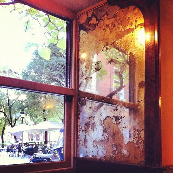 11/7/2012 tarihinde Enric A.ziyaretçi tarafından Café Pepe Botella'de çekilen fotoğraf