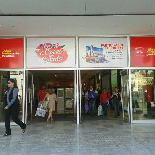 Foto tirada no(a) Mall Portal Centro por Paula F. em 3/14/2013