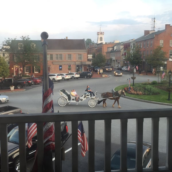 รูปภาพถ่ายที่ Gettysburg Hotel โดย DC เมื่อ 6/13/2015