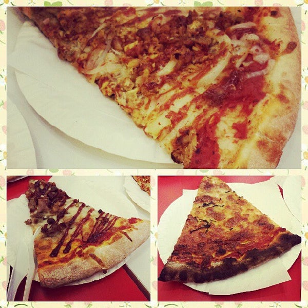 รูปภาพถ่ายที่ The Manhattan Pizza Company โดย Kristin 크. เมื่อ 9/11/2013