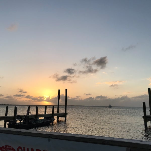 2/21/2018 tarihinde Joanie B.ziyaretçi tarafından Caribbean Club'de çekilen fotoğraf