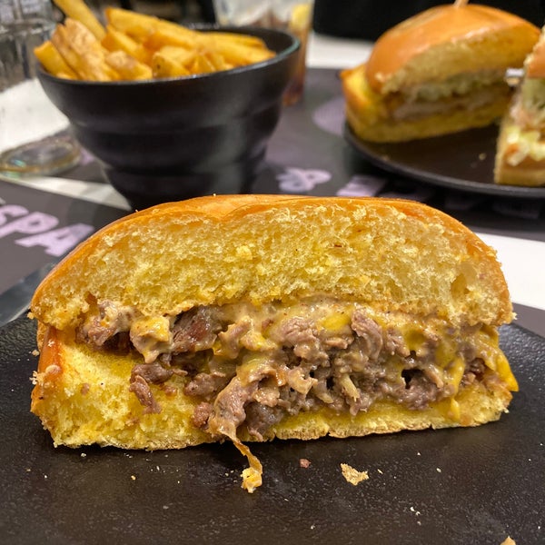 Photo prise au Graviton Steak Burger par 3houd .. le9/20/2023