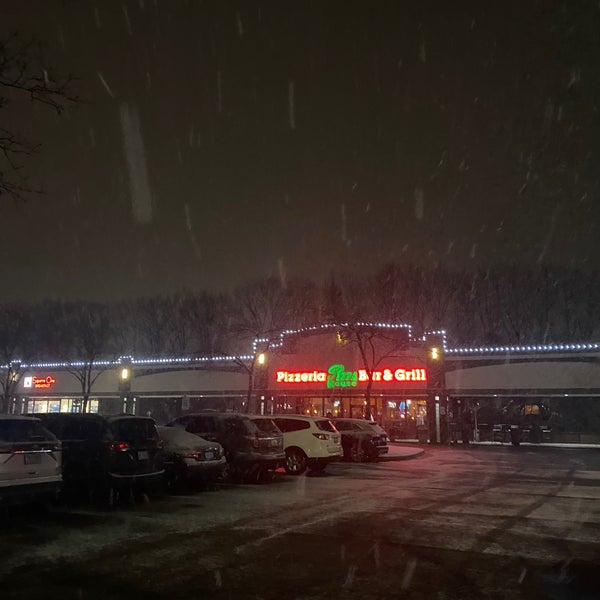 Pizza House 4790 S Hagadorn Rd