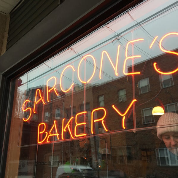 Foto tirada no(a) Sarcone&#39;s Bakery por Ryan L. em 12/15/2017