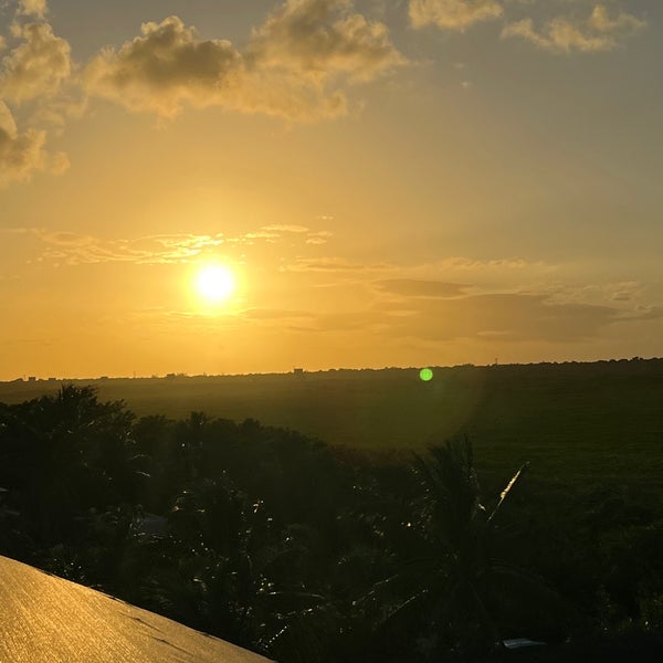 รูปภาพถ่ายที่ Jashita Tulum โดย GaBy✨ เมื่อ 11/9/2022