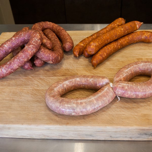รูปภาพถ่ายที่ Krizman&#39;s Sausage โดย Krizman&#39;s Sausage เมื่อ 3/14/2018