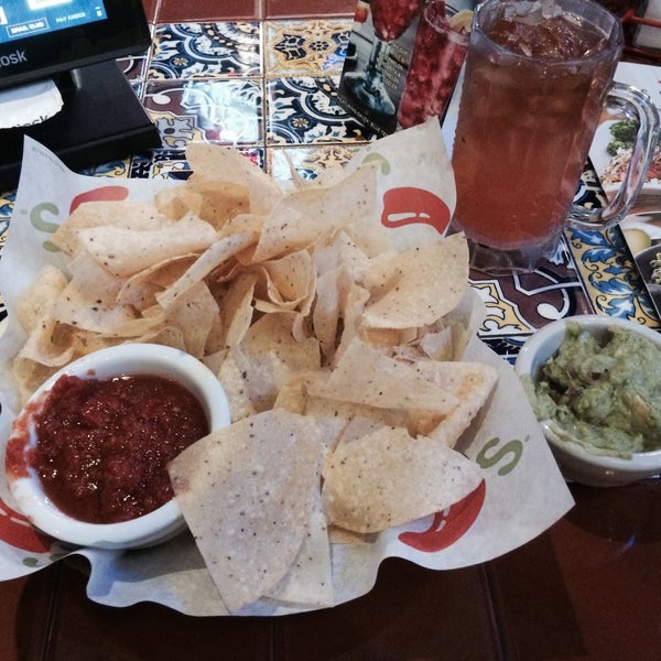 Photo taken at Chili&#39;s Grill &amp; Bar by Alvin C. on 6/1/2015