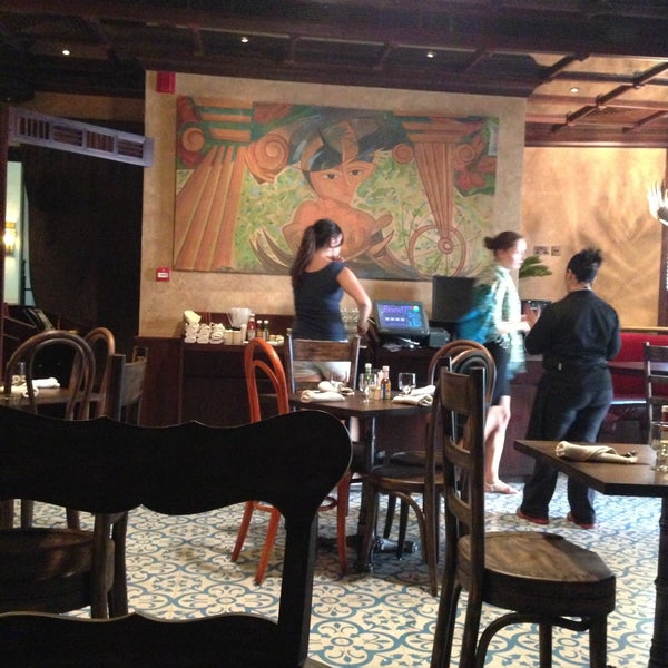 รูปภาพถ่ายที่ Cafe Habana โดย Hussain N. เมื่อ 4/25/2013