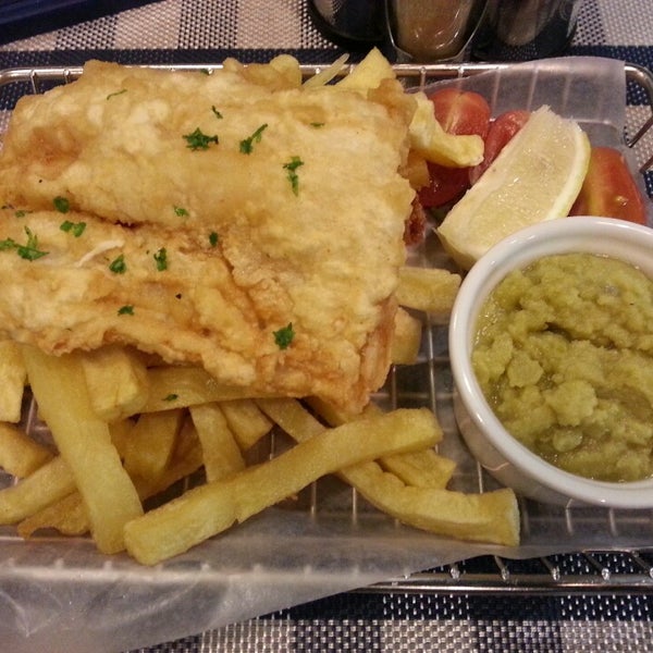 Foto diambil di Chipper Seafood oleh Terrie O. pada 3/16/2013