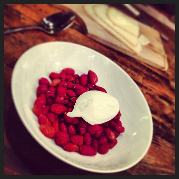 Le Cornichon French Restaurant in Paris