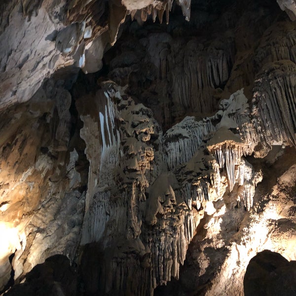 Photo taken at Lake Shasta Caverns by Rachael P. on 5/28/2018
