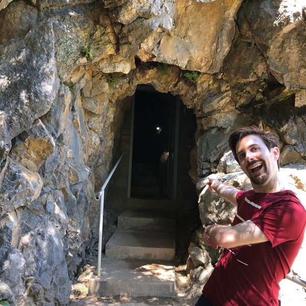 Photo taken at Lake Shasta Caverns by Rachael P. on 5/28/2018
