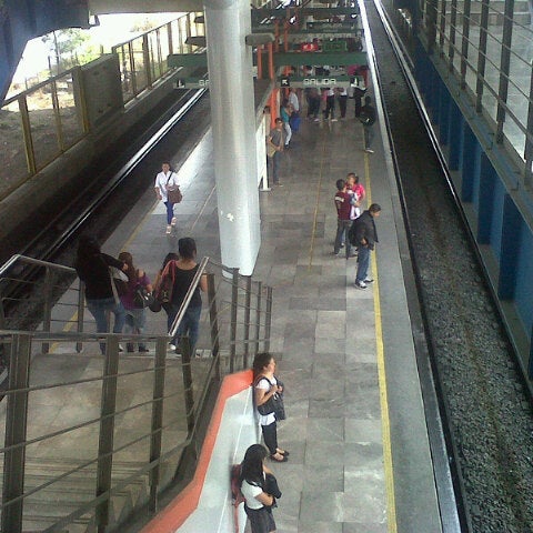 Metro Ciudad Azteca Estación de metro en Ecatepec