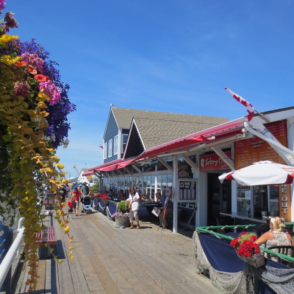 Foto scattata a Sockeye City Grill Waterfront Restaurant da Sockeye City Grill Waterfront Restaurant il 7/18/2014