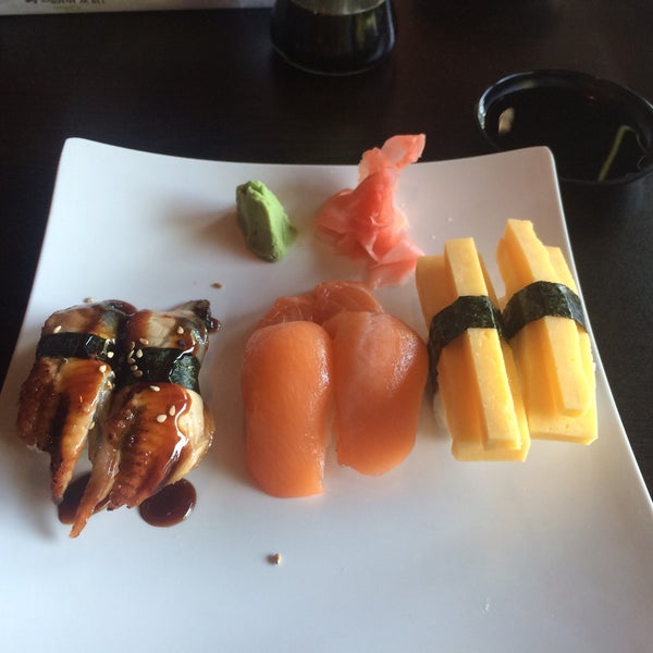 Foto tirada no(a) Mr. Sushi por Toeyz H. em 5/23/2016