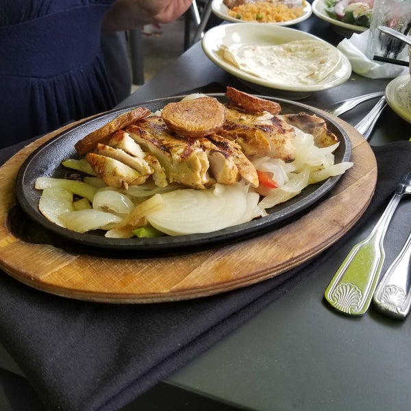 Das Foto wurde bei Fernando&#39;s Mexican Cuisine von Shea H. am 4/13/2018 aufgenommen