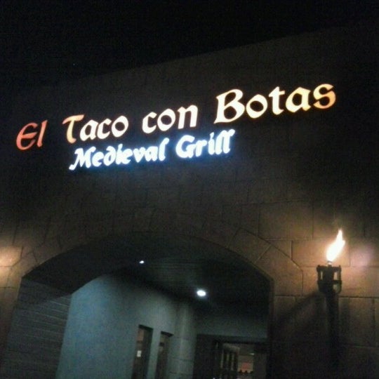 2/9/2013 tarihinde Weraa W.ziyaretçi tarafından El Taco Con Botas'de çekilen fotoğraf