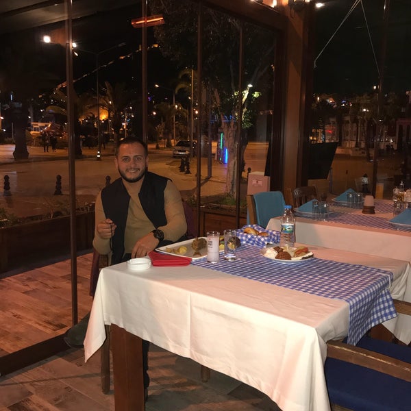 Photo prise au Divan-ı Sofra Restaurant par Hüseyin🇹🇷 Y. le2/26/2018
