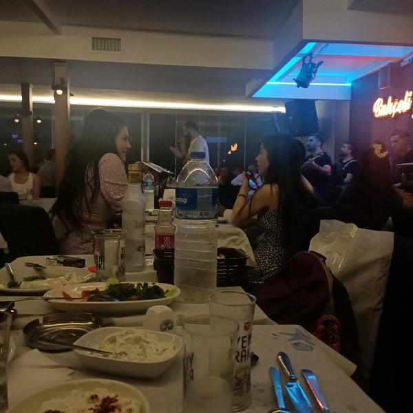 Foto scattata a Bahçeli Cafe &amp; Restaurant Avcılar da Sultan M. il 5/17/2022