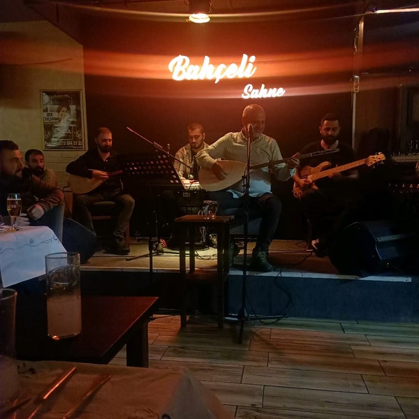 Foto scattata a Bahçeli Cafe &amp; Restaurant Avcılar da Sultan M. il 11/8/2021