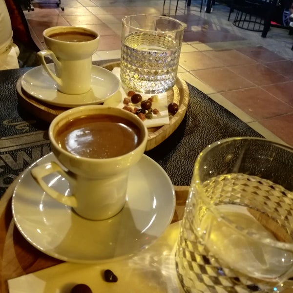Foto tirada no(a) Sewky&#39;s Coffees por Kutsal G. em 11/8/2019