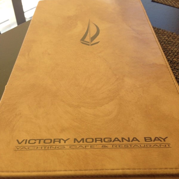 รูปภาพถ่ายที่ Victory Morgana Bay โดย Tienchin C. เมื่อ 7/31/2013