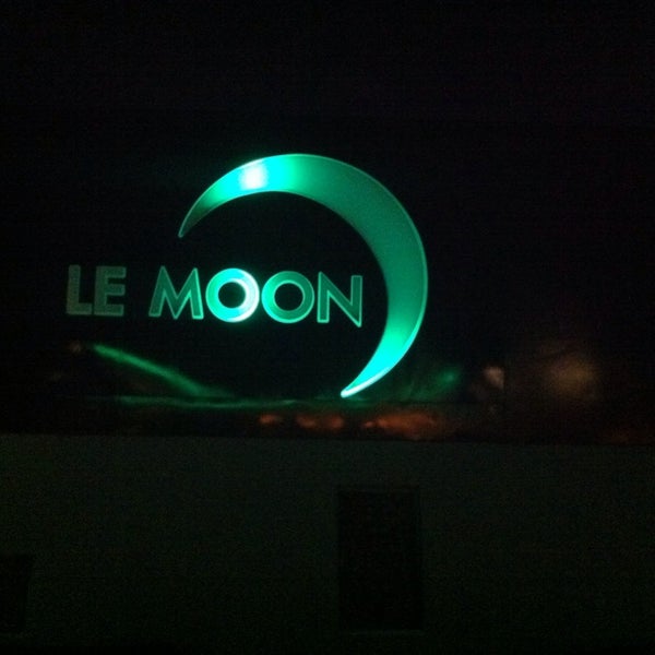 Photo taken at Le Moon Rooftop Lounge by Ertugrul Y. on 10/8/2014