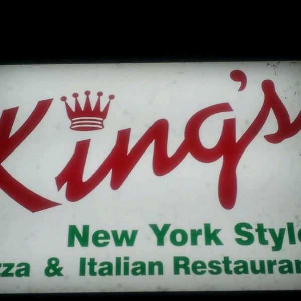 3/6/2013에 Timothy R.님이 King&#39;s Pizza에서 찍은 사진