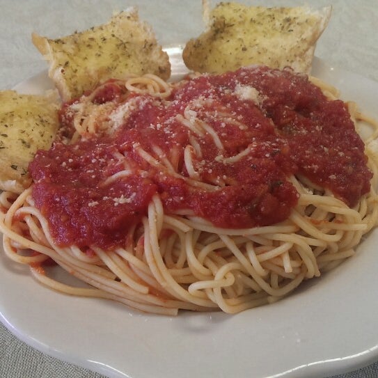 Check out the spaghetti with garlic bread ... delicious!