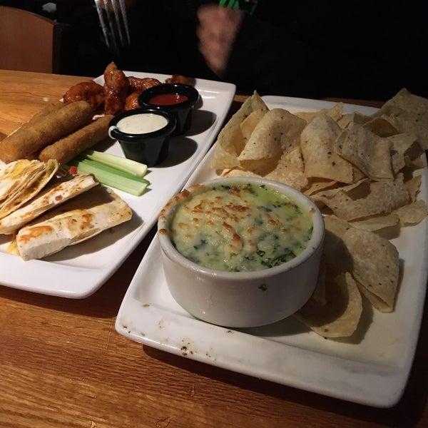 Applebee's Grill + Bar American Restaurant in Easton