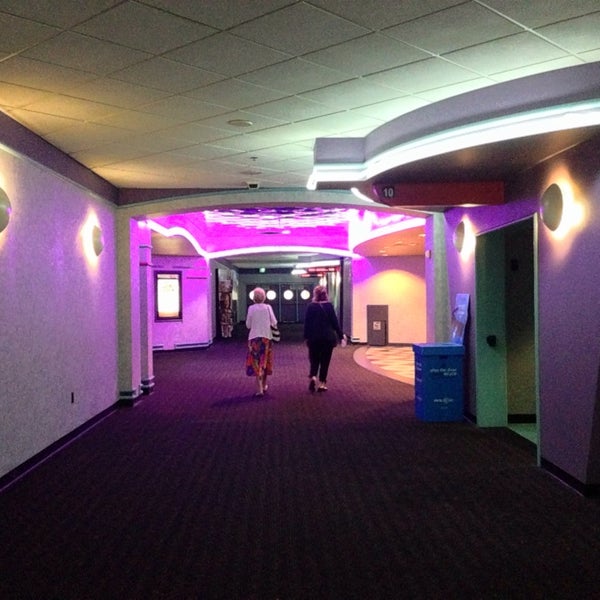 Photos at Regal Hollywood Sarasota Movie Theater in Sarasota