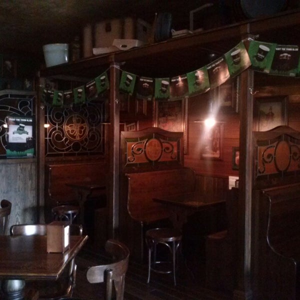 Снимок сделан в St Brigit&#39;s Cross Irish Tavern пользователем Arantzazu B. 3/1/2013