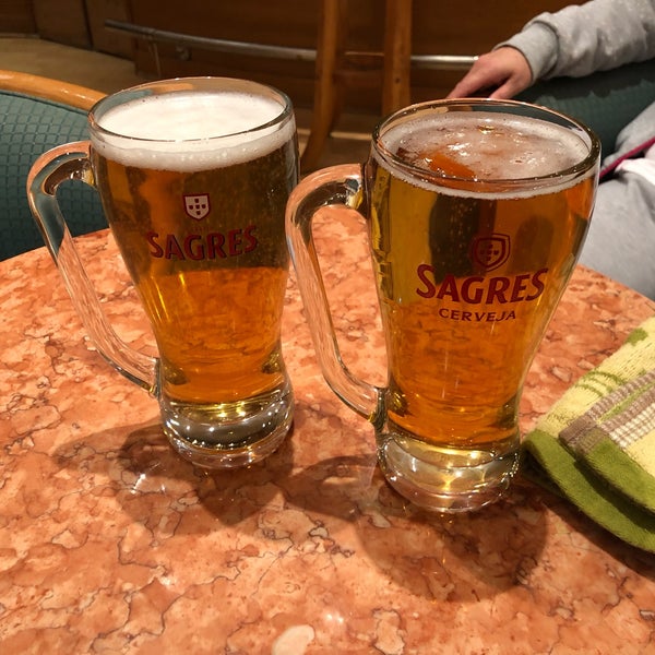 ホテルのバーに行ったのですが、従業員がいなくて、すぐにビールが飲めなかった。