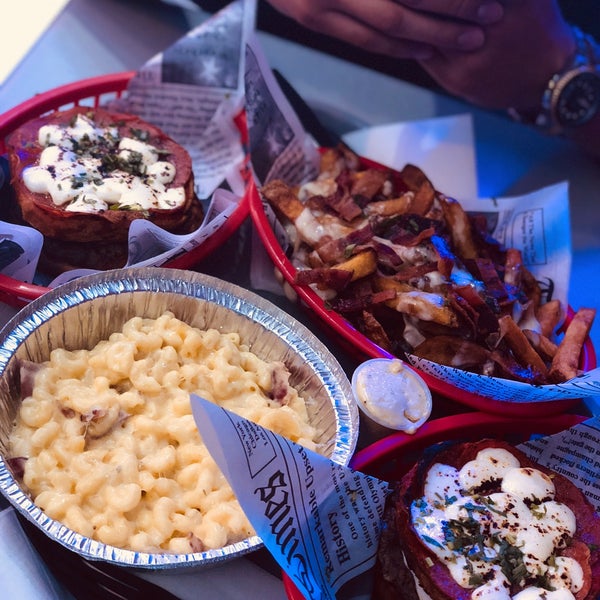 Must tries:                                              -Pepperoni Pizza Burger                        -Truffle Fries                                          -Bacon Mac & Cheese