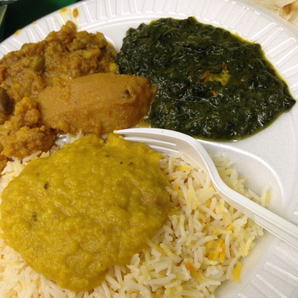3/9/2014 tarihinde April N.ziyaretçi tarafından Joy Curry &amp; Tandoor Indian Restaurant'de çekilen fotoğraf