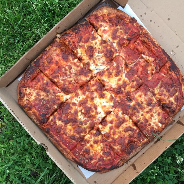5/30/2017에 Richie S.님이 Santillo&#39;s Brick Oven Pizza에서 찍은 사진