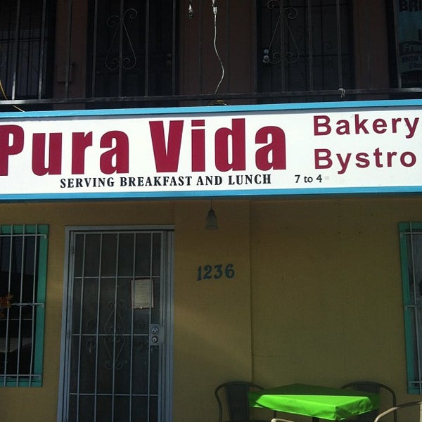 Photo taken at Pura Vida Bakery &amp; Bystro by Vegan C. on 5/19/2013