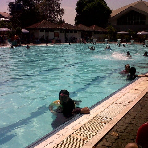 Photos à Lapangan Tennis Kolam Renang Tirta Mas