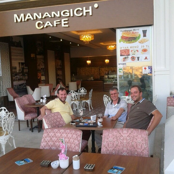 7/25/2013 tarihinde Hasan A.ziyaretçi tarafından Manangich Cafe'de çekilen fotoğraf