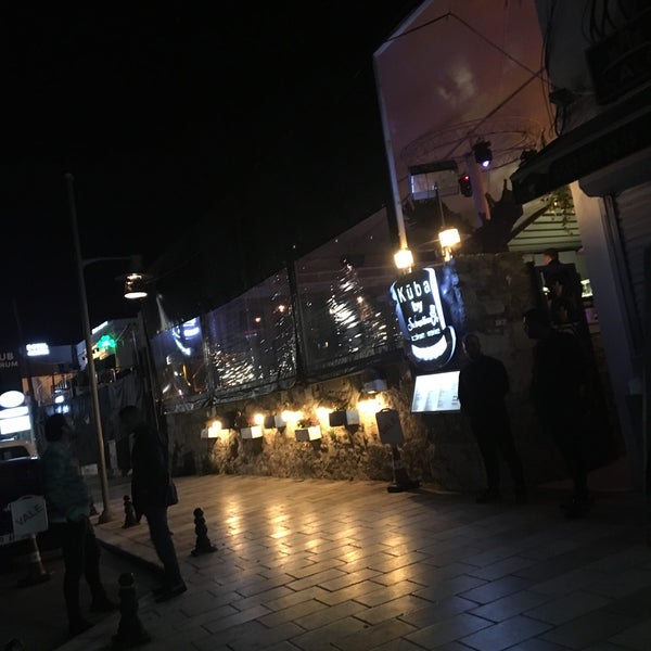 Foto diambil di Küba Restaurant &amp; Lounge Bar oleh Ahmet H. pada 3/27/2019