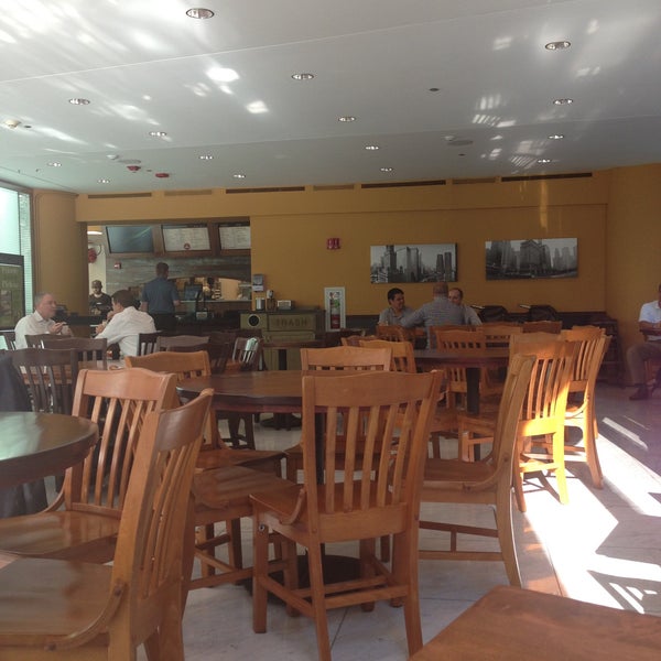 6/13/2013에 Wareef F.님이 Specialty’s Café &amp; Bakery에서 찍은 사진