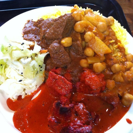 Снимок сделан в Wazwan Indian Cuisine пользователем Brittany K. 10/19/2012