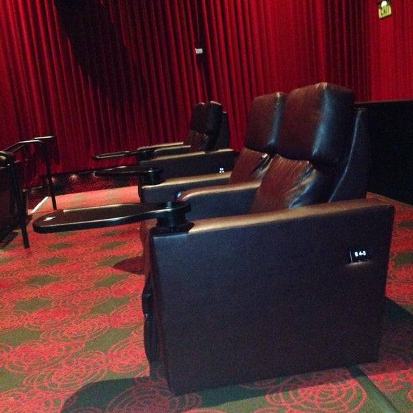 2/22/2014 tarihinde Angie K.ziyaretçi tarafından MGN Five Star Cinema'de çekilen fotoğraf