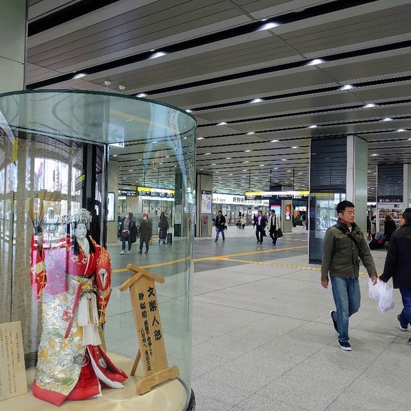 Fotos En 文楽人形 静御前 新大阪駅中央改札外南 淀川区 大阪府