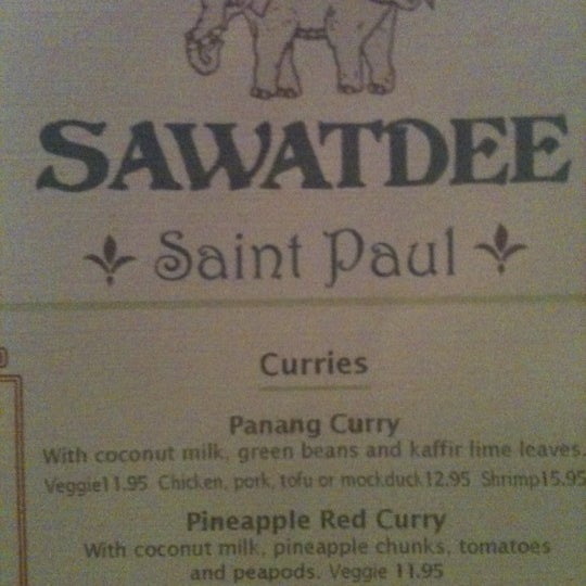 รูปภาพถ่ายที่ Sawatdee Thai Restaurant โดย Scott S. เมื่อ 12/1/2012