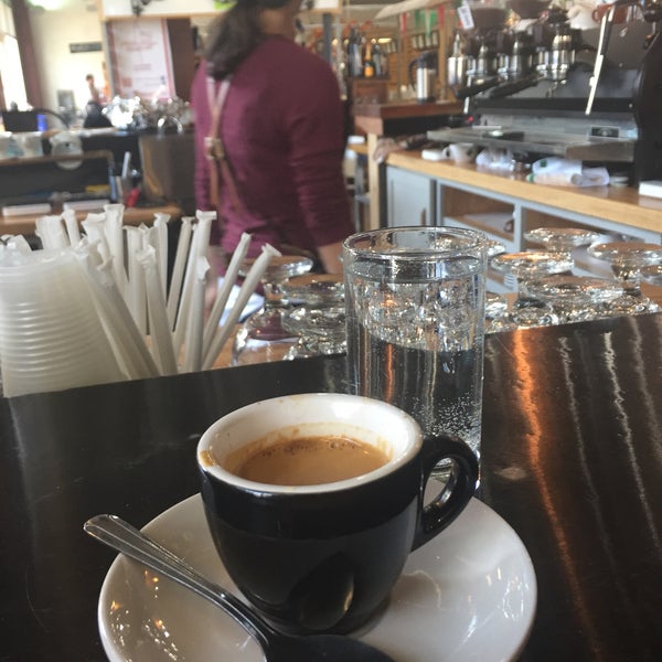 11/16/2016 tarihinde Parisa H.ziyaretçi tarafından Not Just Coffee'de çekilen fotoğraf