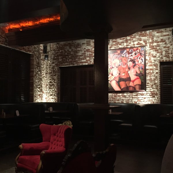 9/17/2015에 Ozgun G.님이 Shady Lady Saloon에서 찍은 사진