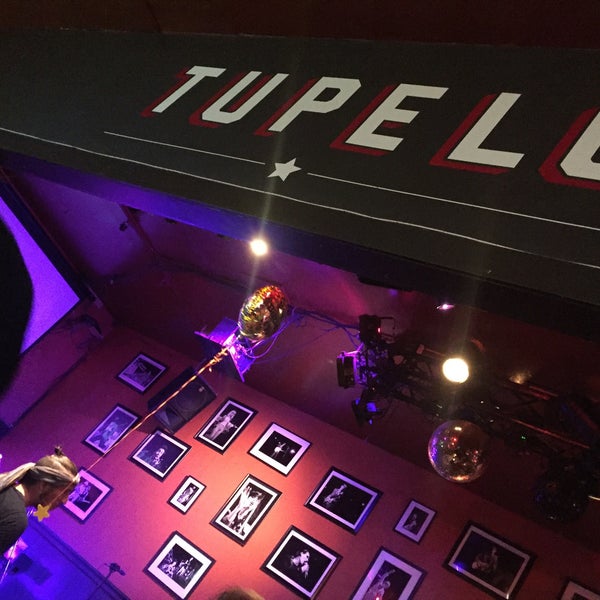 รูปภาพถ่ายที่ Tupelo โดย Ozgun G. เมื่อ 8/23/2016