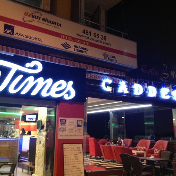9/6/2013에 Hamza Ş.님이 Times Caddesi Cafe &amp; Restaurant에서 찍은 사진