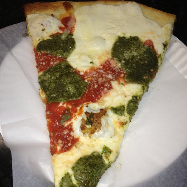 Anna Maria Pizza & Pasta Pizzeria in Brooklyn